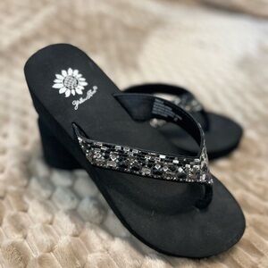 Yellow Box Elegant Black Platform/Wedge Sandals
